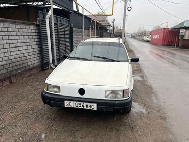 Volkswagen: Volkswagen Passat: 1991 г., 1.8 л, Механика, Бензин, Универсал