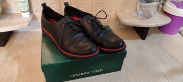 обувь из америки: Продаю классический лофер от бренда cesarini stile. новый. одевала