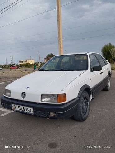 срочно срочно продам машину: Volkswagen Passat: 1989 г., 1.8 л, Механика, Бензин, Седан