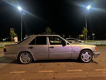 w124: Mercedes-Benz W124: 1993 г., Механика, Седан — 1
