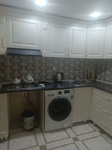 Uzunmüddətli kirayə mənzillər: Yol kenarinda Marshurut dayanacaginin arxasinda 3cu mertebede -da lalafo.az — 5 Uzunmüddətli kirayə mənzillər: Yol kenarinda Marshurut dayanacaginin arxasinda 3cu mertebede — 5