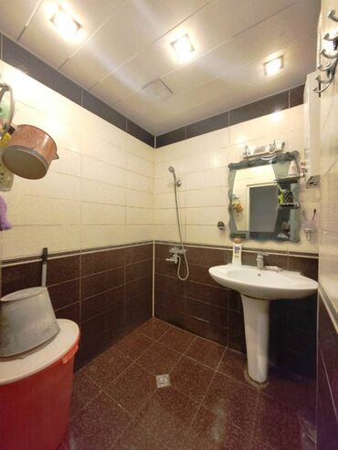 Köhnə tikili: Bakı, Həzi Aslanov qəs., 5 otaqlı, Köhnə tikili, m. Həzi Aslanov, 110 kv. m -da lalafo.az — 8 Köhnə tikili: Bakı, Həzi Aslanov qəs., 5 otaqlı, Köhnə tikili, m. Həzi Aslanov, 110 kv. m — 8