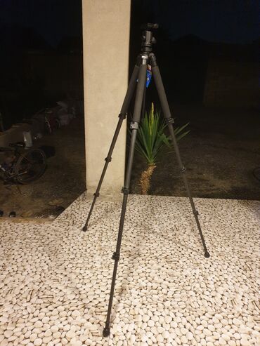 Kia: Hama PHOTO “Omega Carbon III” tripod - Material: yüngül və möhkəm