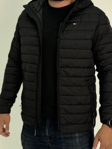 куртка the north face мужская оригинал: Эркектердин курткасы, S (EU 36), M (EU 38), L (EU 40), Tommy Hilfiger, Жаңы, түсү - Кара, Өзү алып кетүү, Акысыз жеткирүү