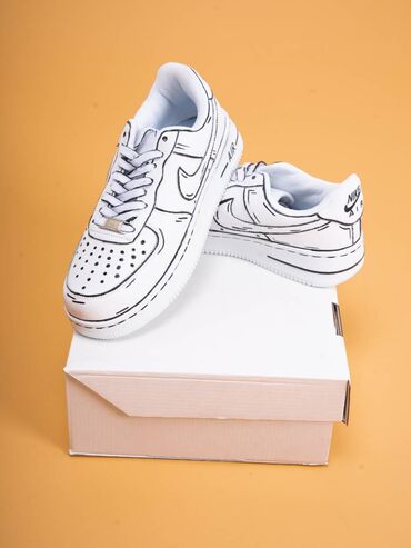 краска для обувь: Кастомные Nike Air Force Clear Edges Рисунок на кроссовках выполнен в