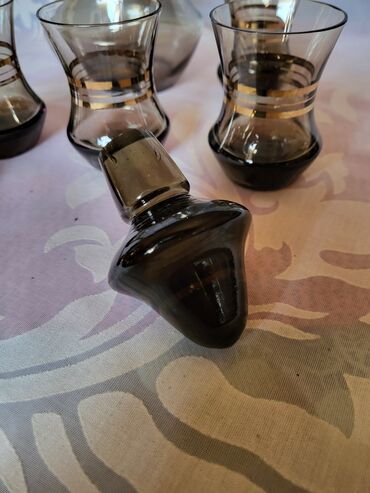 Čaše: Servis nov za zestoko pice Paracinsko staklo. Servis je — 8