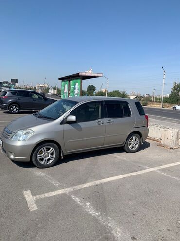 мес сешка: Toyota Raum: 2004 г., 1.5 л, Автомат, Газ, Хэтчбэк