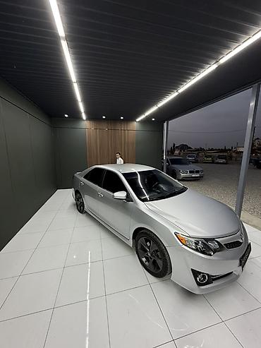 маленький машинка: Toyota Camry: 2012 г., 2.5 л, Автомат, Бензин, Седан — 1