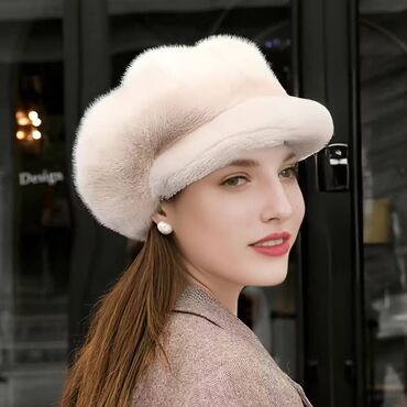 Kape: Ženska zimska kapa sa šiltom – elegantna beretka od mekanog veštačkog — 2