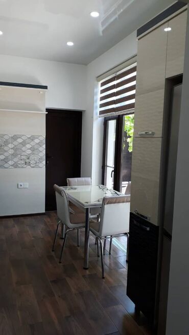 Uzunmüddətli kirayə evlər: 200 kv. m, 5 otaqlı — 14