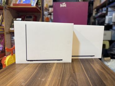 apple macbook qiymeti: Apple MacBook, 13.5 ", Apple M2, 256 GB
