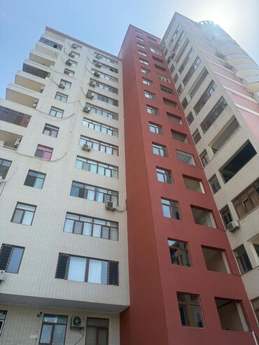 Uzunmüddətli kirayə mənzillər: Şəhərin mərkəzində 3otaqlı mənzil icarəyə verilir.İşığı suyu — 23