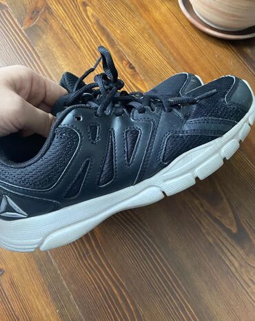Кроссовки и спортивная обувь: Мужские кроссовки, 37.5, Reebok, Б/у, цвет - Черный, Самовывоз