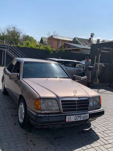 мерсадес 211: Mercedes-Benz 220: 1993 г., 2.2 л, Механика, Бензин, Седан