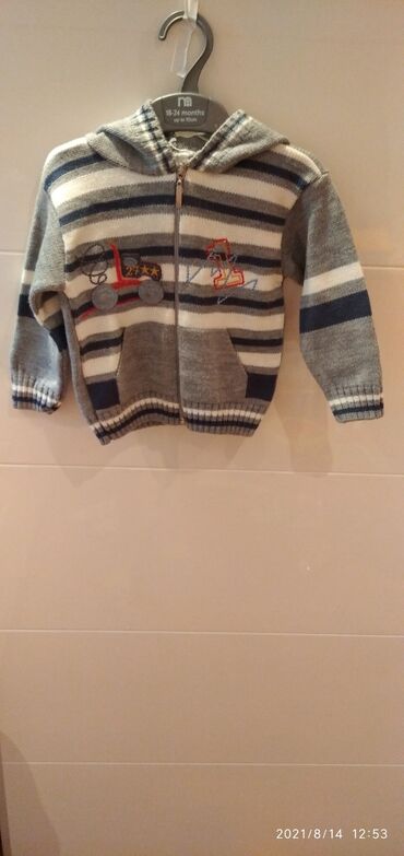 Jaketlər: Qış üçün üst geyimləri,yeni kimi.Oyuncaq hədiyyəli😉 — 24