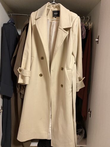 Пальто: Пальто длинный свободный 
Размер 44
Качество👍🏻
Носила всего 2-3 раза