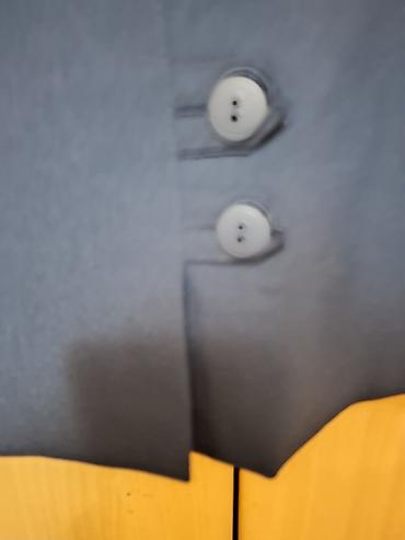 zara basic: Elegantna crna suknja – pencil kroj - Model: klasična pencil (uska) — 3