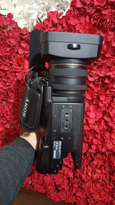 Videokameralar: Sony NXCAM HXR-NX5U/5 (seriya) peşəkar videokamera Xüsusiyyətlər: - G — 4