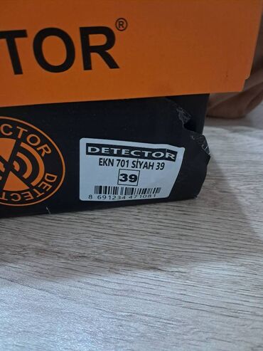 Ayaqqabılar: Trendyoldan səhv ölçü olaraq sifariş edilib, yenidir, geyinilməyib.Tam — 8