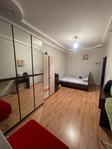 Отели и хостелы: 2 комнаты, 79 м², Элитка, 2 этаж, Свежий ремонт