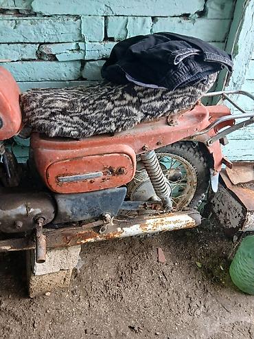 gaz 24 volga: Sovet istehsalı köhnə tip motosiklet (sürətli kros/enduraya bənzər — 8