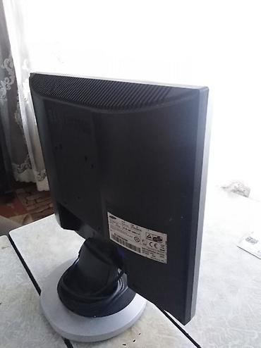 Мониторы: Samsung SyncMaster 713n LCD monitor - Ekran diaqonalı: 17 düym - — 2