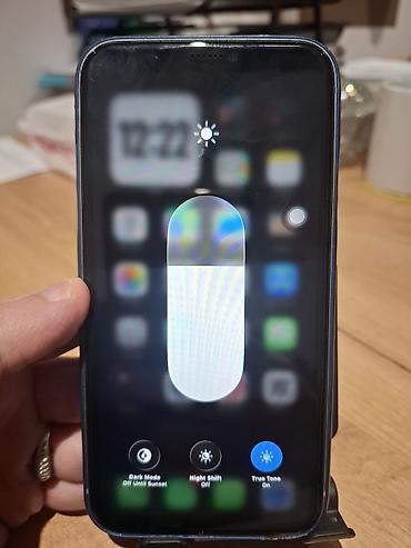 Apple iPhone: IPhone 11 — 7
