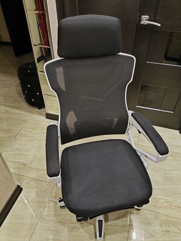 купить офисное кресло бу: Офисное кресло, Б/у, С колесиками, цвет - Белый, Микрофибра, Самовывоз