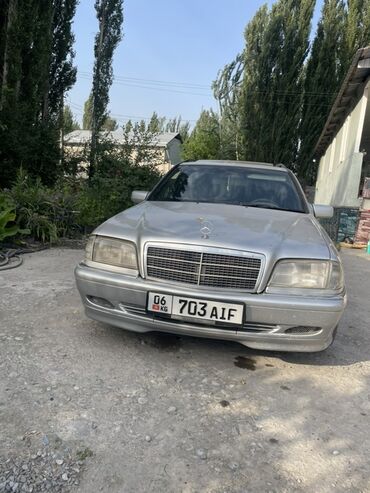 реставрация фары: Универсал Mercedes-Benz 2.4 v образка серебристом цвете. Автомобиль