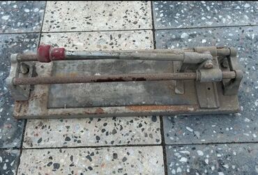 Kafel kəsən stanoklar: İşlənmiş Əl ilə çalışan Kafel kəsən stanok, 700 mm, Zəmanətsiz