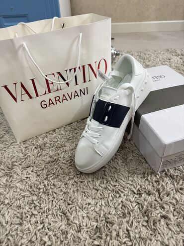 лоро пьяна: Valentino garavani, абсолютно новые заказывал за 4000, причина продажи