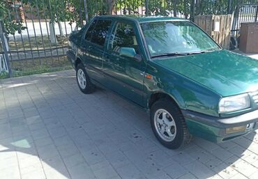 volkswagen 411: Volkswagen Vento: 1994 г., 1.8 л, Механика, Бензин, Седан