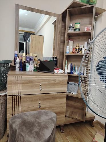 Mebel dəsti – makiyaj masası və güzgülü şkaf - Material: ağac