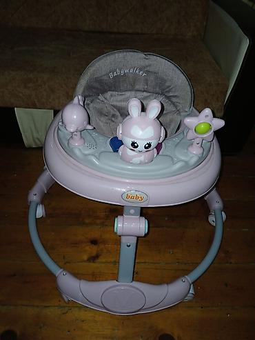 Gəzinti arabaları: Uşaq gəzdirəcəyi (Babywalker) – çəhrayı rəngdə, oyun paneli ilə — 3