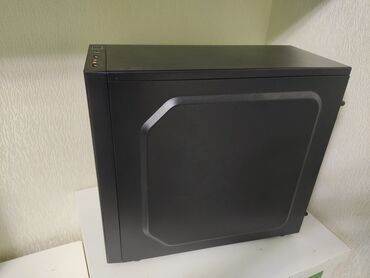 Masaüstü kompüterlər və iş stansiyaları: Komputer monitor ve aksesuarlar satillir 7 ay di almisam cox az — 15