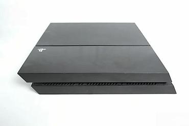 second hand shop electronics: U ponudi Sony PlayStation 4 (novija FAT generacija), korektno očuvana — 10