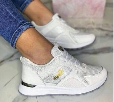 Women's Sneakers and athletic shoes: Puma elegantne patike

Novo
Brojevi 36 do 41

fb Moja Kupovina 1 — 13