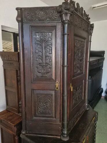 Stilske komode: Retko u ponudi star preko dvesta godina. Dobro stanje na lalafo.rs — 9 Stilske komode: Retko u ponudi star preko dvesta godina. Dobro stanje — 9