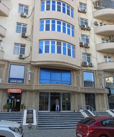снять дом на 1 день: Piramida Plaza binası Qış parkı Nizami ve Sahil metrosuna yaxın