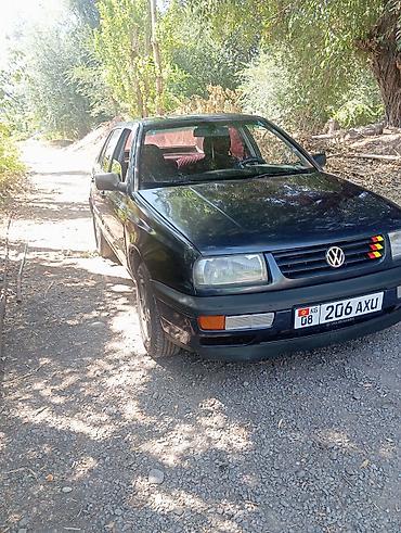 күзгү: Volkswagen Vento: 1992 г., 1.8 л, Кол менен иштөөчү, Бензин, Седан — 1