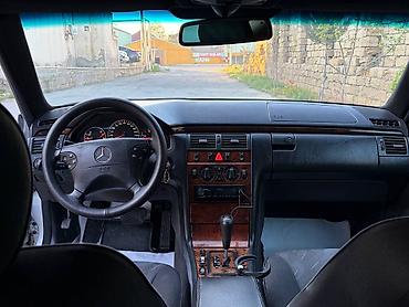 mercedes şəkilləri: Mercedes-Benz E-Class: 2.2 l | 1999 il Sedan — 8