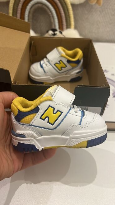 usaq kastumlari: New Balance Kids оригинал
Новые
Отличный подарок малышу
Размер 18,5