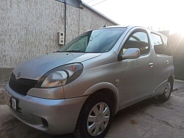 Toyota: Toyota Yaris Verso: 1999 г., 1.3 л, Механика, Бензин, Фургон