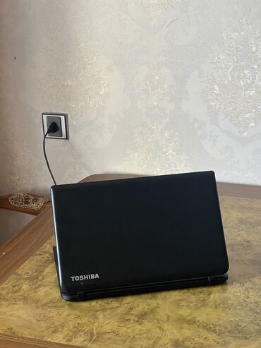 en ucuz notebook nerede: İşlənmiş Toshiba, 15 ", Intel Core M, 128 GB, Ünvandan götürmə