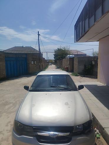 nexia daewoo: Daewoo Nexia sedan, gümüşü rəng. - Kuzov: 4 qapı, arxa spoyler — 4