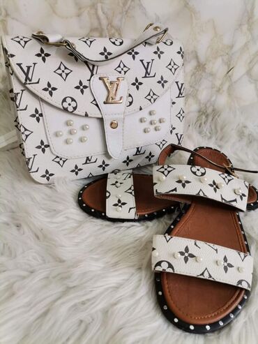 Sandale: Sandale 2200
Kompleti 3500 na lalafo.rs — 5 Sandale: Sandale 2200
Kompleti 3500 — 5