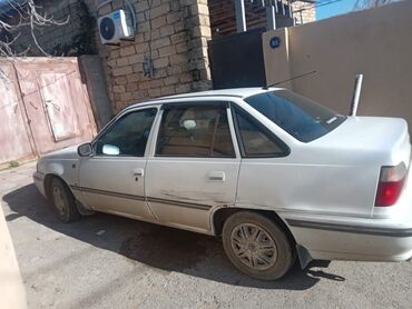 Daewoo: Daewoo Nexia: 1.5 l | 2005 il Sedan