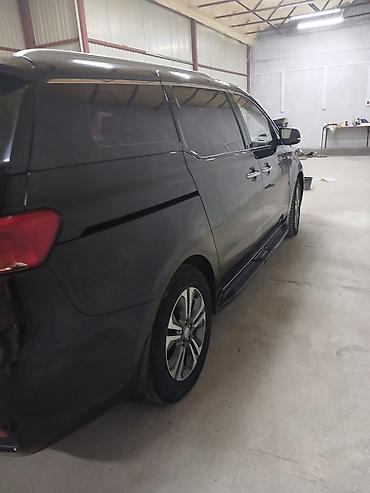 приборка: Kia Carnival: 2019 г., 2.2 л, Автомат, Дизель, Минивэн — 3