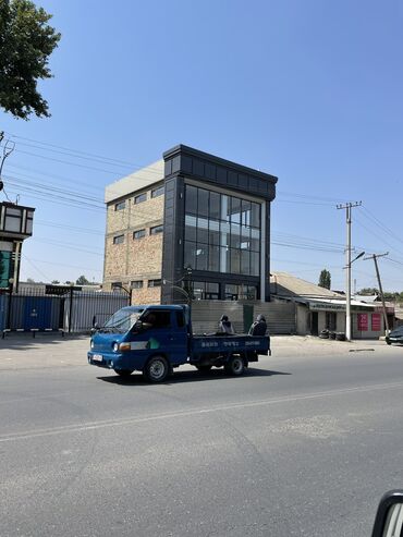 каракол дом продаётся: Сдается в аренду здание под офис или магазин. 300мКВ г Ош Фуркат