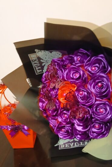 Hədiyyələr: Lentdən solmayan güllər bənövşəyi rəngli, 21 ədədli gül buketi 14 -da lalafo.az — 3 Hədiyyələr: Lentdən solmayan güllər bənövşəyi rəngli, 21 ədədli gül buketi 14 — 3